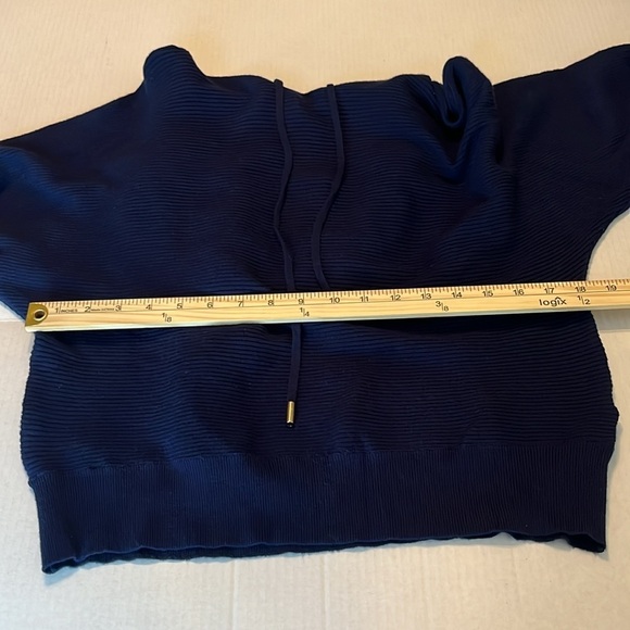 NWT Chelsea & Theodore Navy Knit Hooded Sweater Size XS - Picture 3 of 10